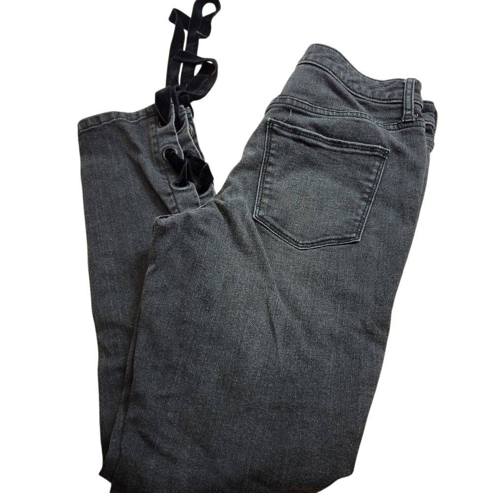 Universal Threads black jeans 6/28R